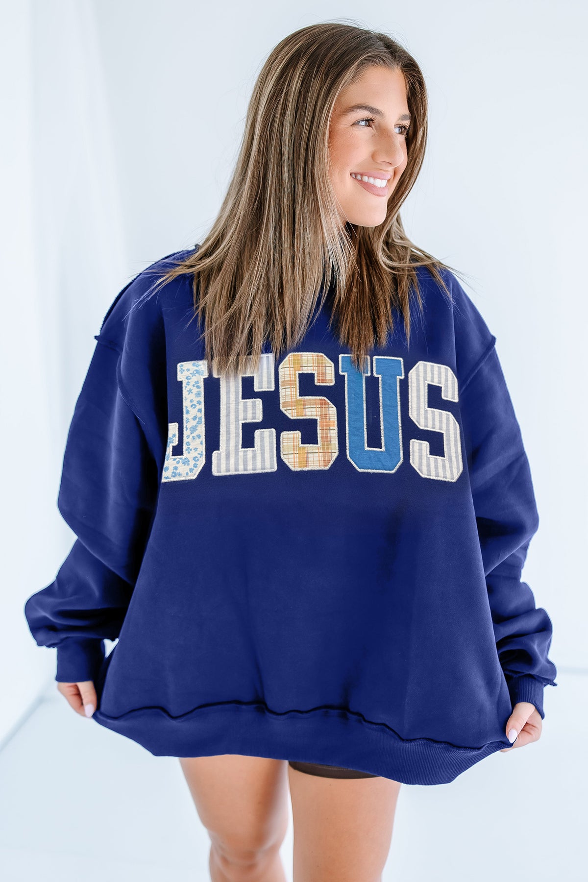 Gray WWJD Mixed Pattern Embroidered Patch Graphic Mock Neck Sweatshirt